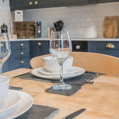 Withesike, Derwent House * 凯西克