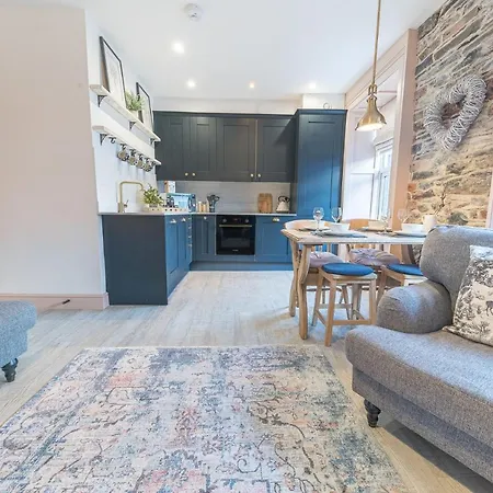 Withesike, Derwent House